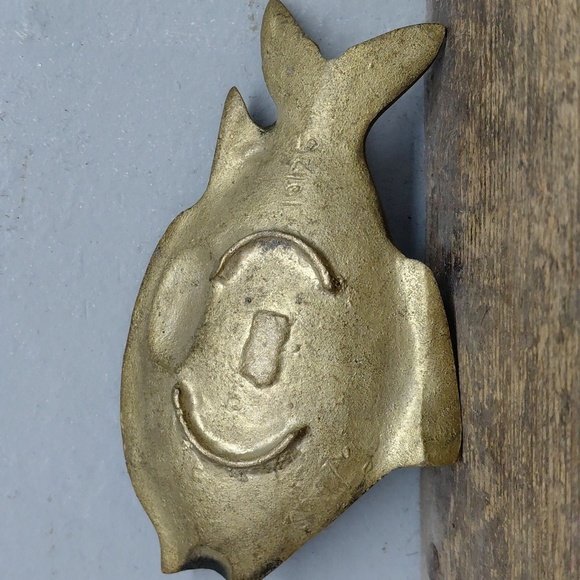 Vintage Brass Fish-Shaped Decor - Picture 2 of 4